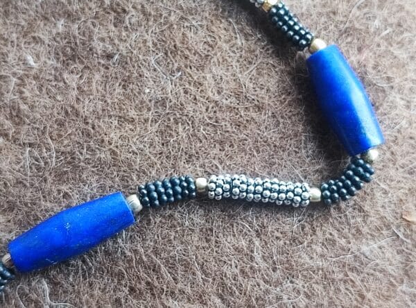 Leguan Kette Silber 925 teilweise vergoldet, geschwärzt Lapis Lazuli Länge 46 cm Unikat