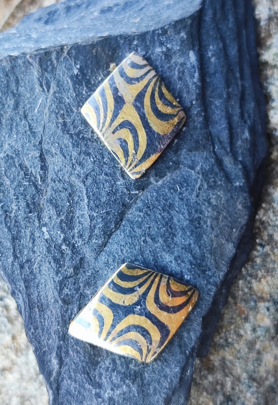 Ohrschmuck Mokume Gane Ohrstecker Gold 900 Gold 750 Palladium 500 Unikat Raute Viereck