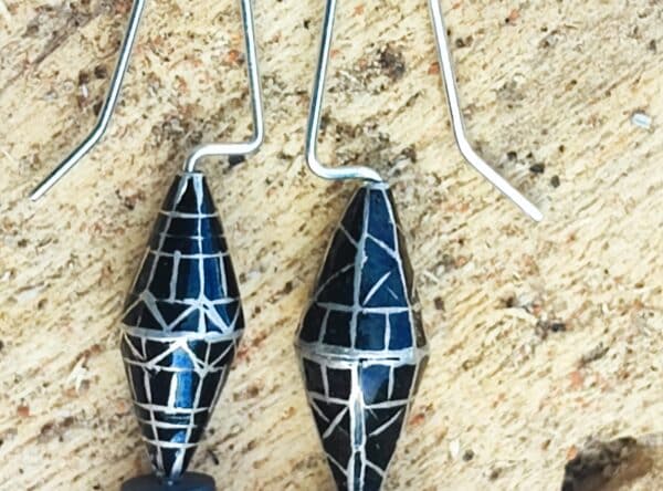 Unikat Ohrschmuck Silber 925 granuliert Emaille Cloisonné Zellemaille Hämatit