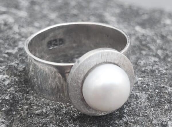 Ring Silber 925 Kreis Perle Zuchtperle poliert eismattiert 54