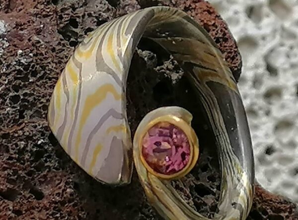Unikat Ring Mokume Gane pink Saphir Gold 900, Palladium 500 Silber 925 geätzt oder ungeätzt auf Bestellung