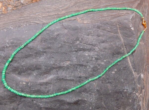 Collier Kette Smaragd Verschluss Gold 750 im Verlauf 43,5 cm