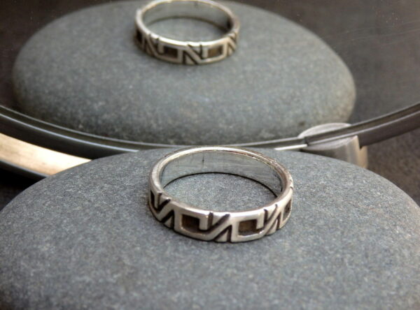 Unikat Ring Silber 925 mit ornamentalem Muster 58
